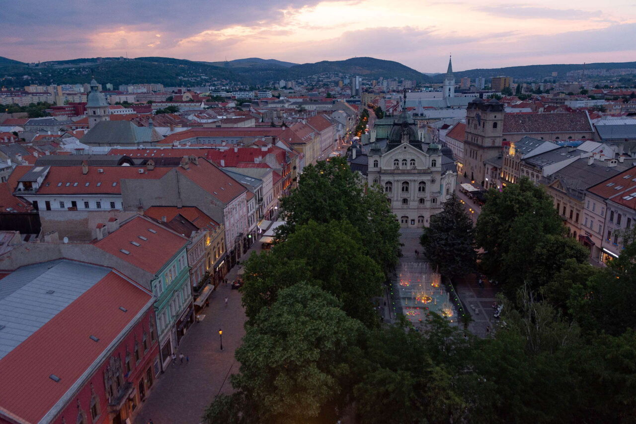 Centrum van Košice met het theater en zingende fonteinen