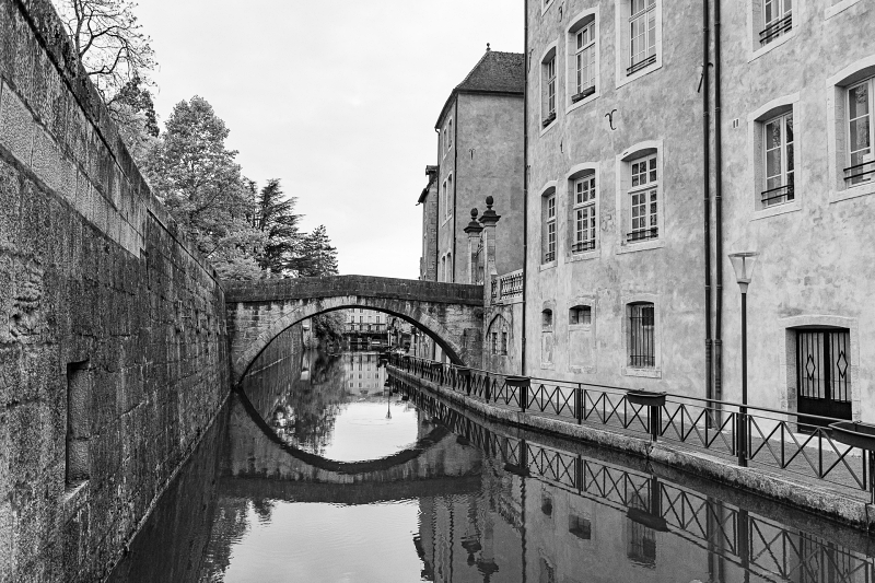 Brug over leerlooierskanaal in Dole